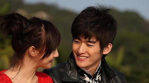 娱乐圈两个人吃瓜,背后真相令人震惊！